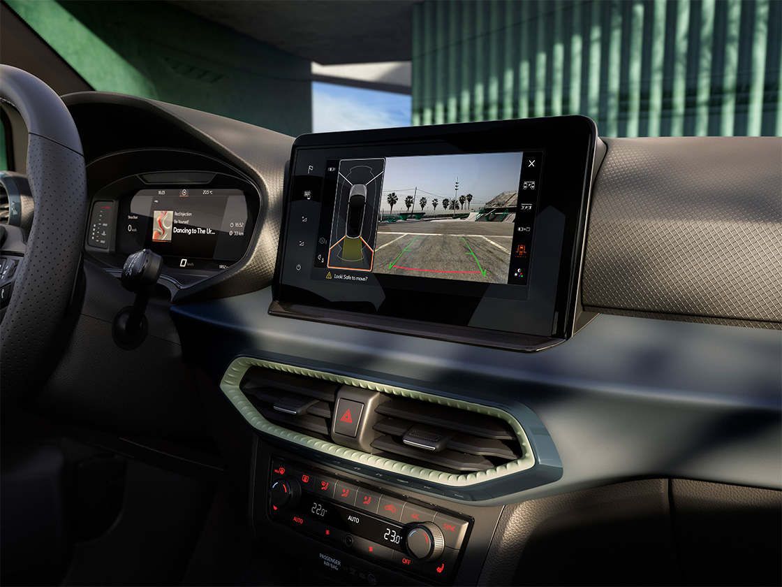 SEAT Arona vision pack to improve vision and assistance. The shot showcases the touchscreen from the interior of the car
