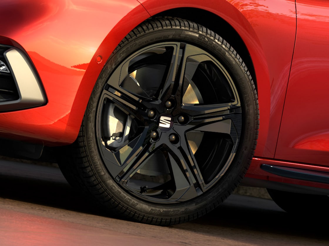 18-inch alloy wheels featured on the SEAT Leon black pack edition for a bold, stylish look.