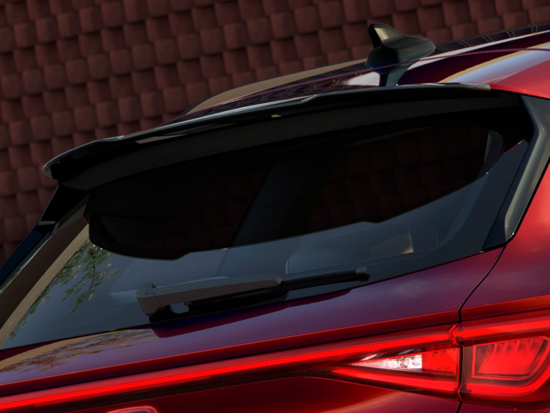 Black roof spoiler on the SEAT Leon FR trim black pack edition, to improve aerodynamics.
