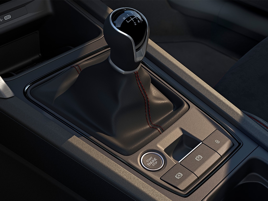 Close-up of the manual gearbox in the SEAT Leon NF 5D, designed to deliver quicker, more stable experience.