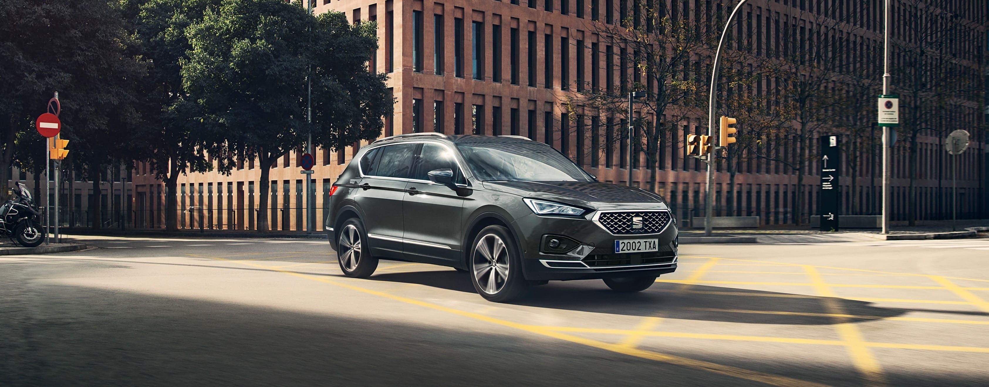 SEAT Tarraco SUV 7 seater front view of car 