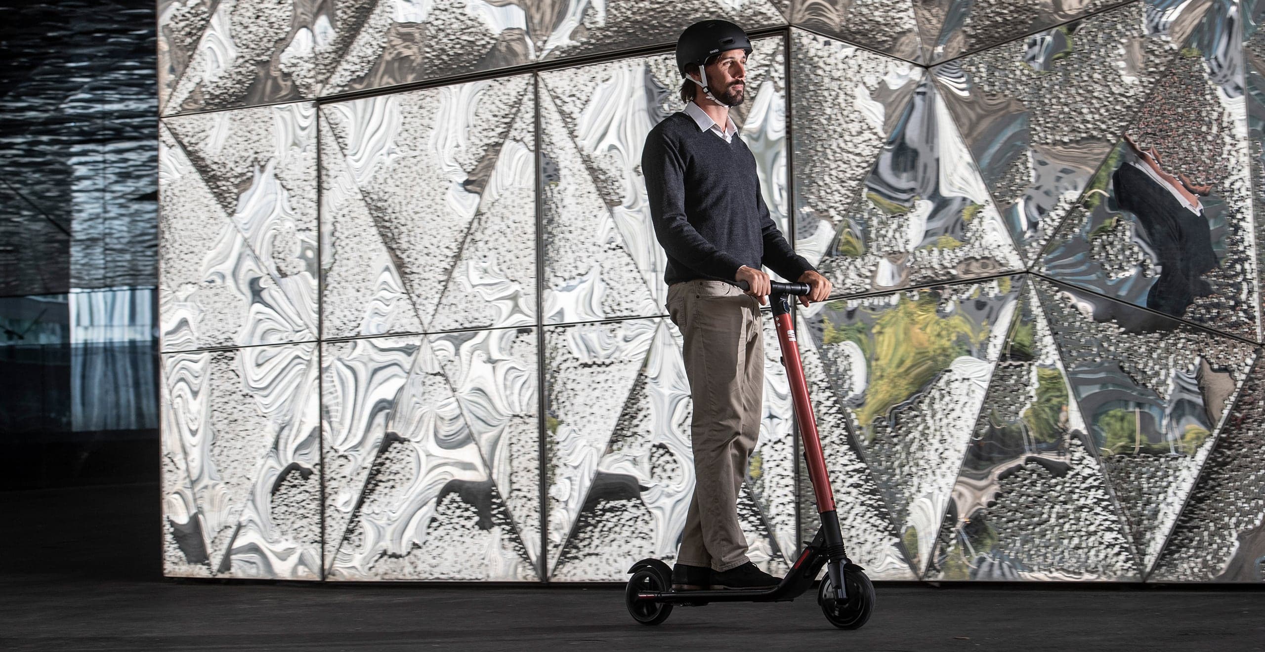SEAT eXS KickScooter urban mobility solution powered by Segway - Easy city transport