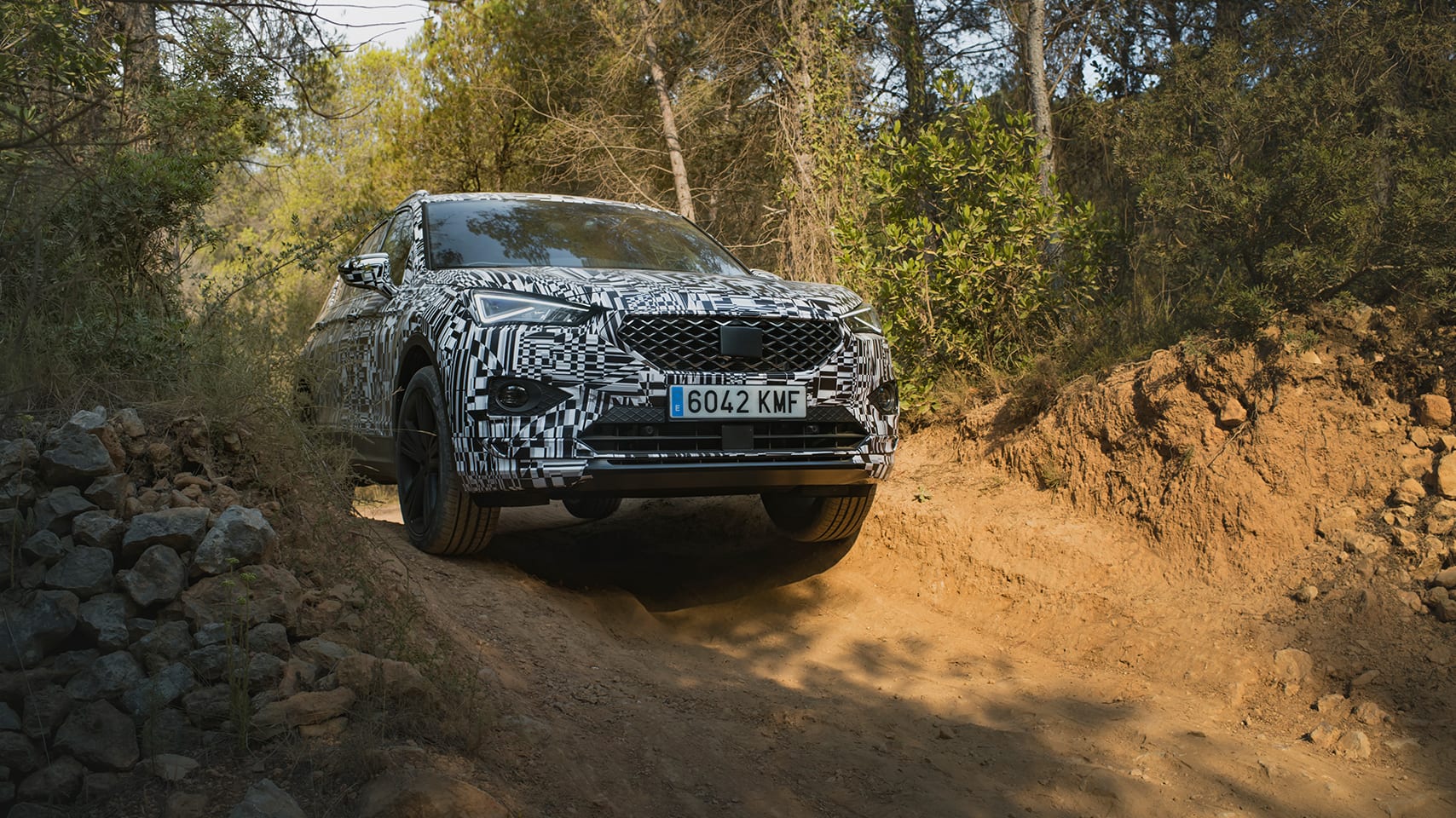 On and off-road test driving the new SEAT Tarraco large SUV